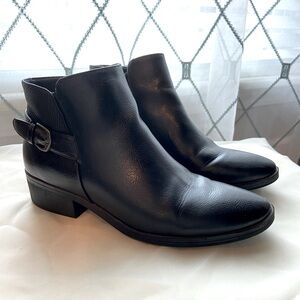 Baretraps Marconi Women’s black ankle boots size 8